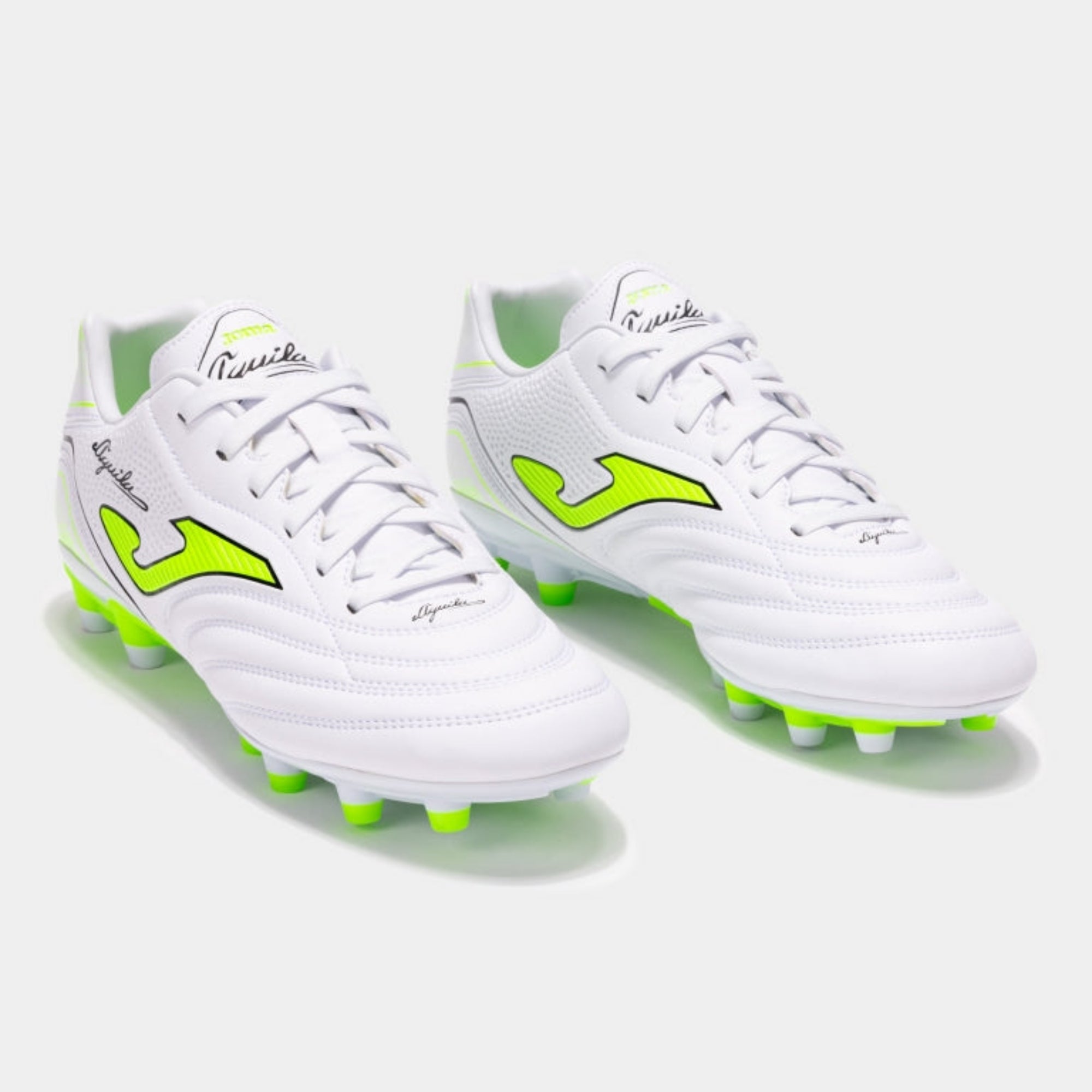 Joma aguila 2502 white to use in training and competition